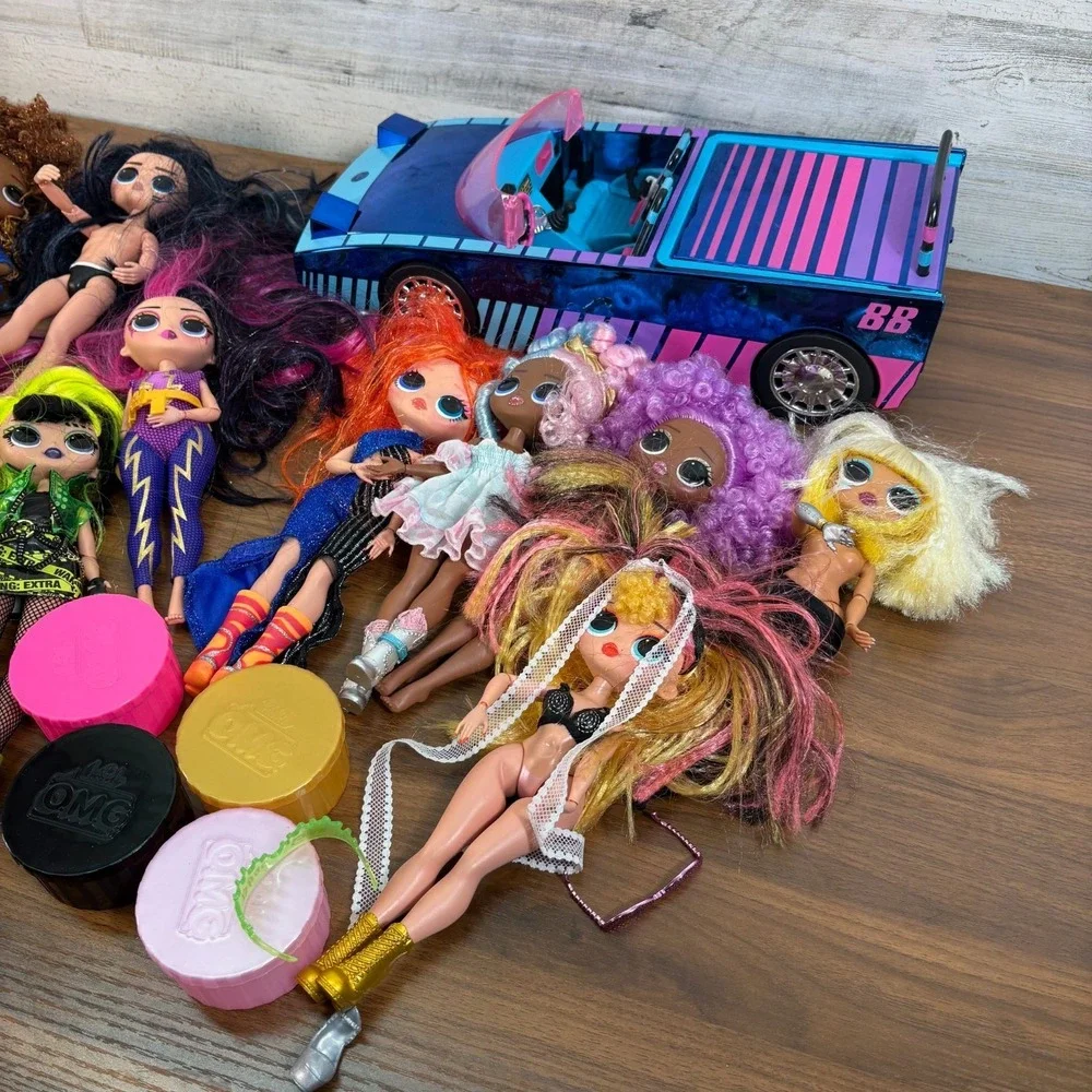 L.O.L. Surprise! O.M.G. Fashion Dolls, Dance Machine Car and Accessories Qty 21